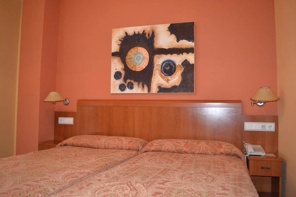 Hostal Quevedo Леон Номер фото